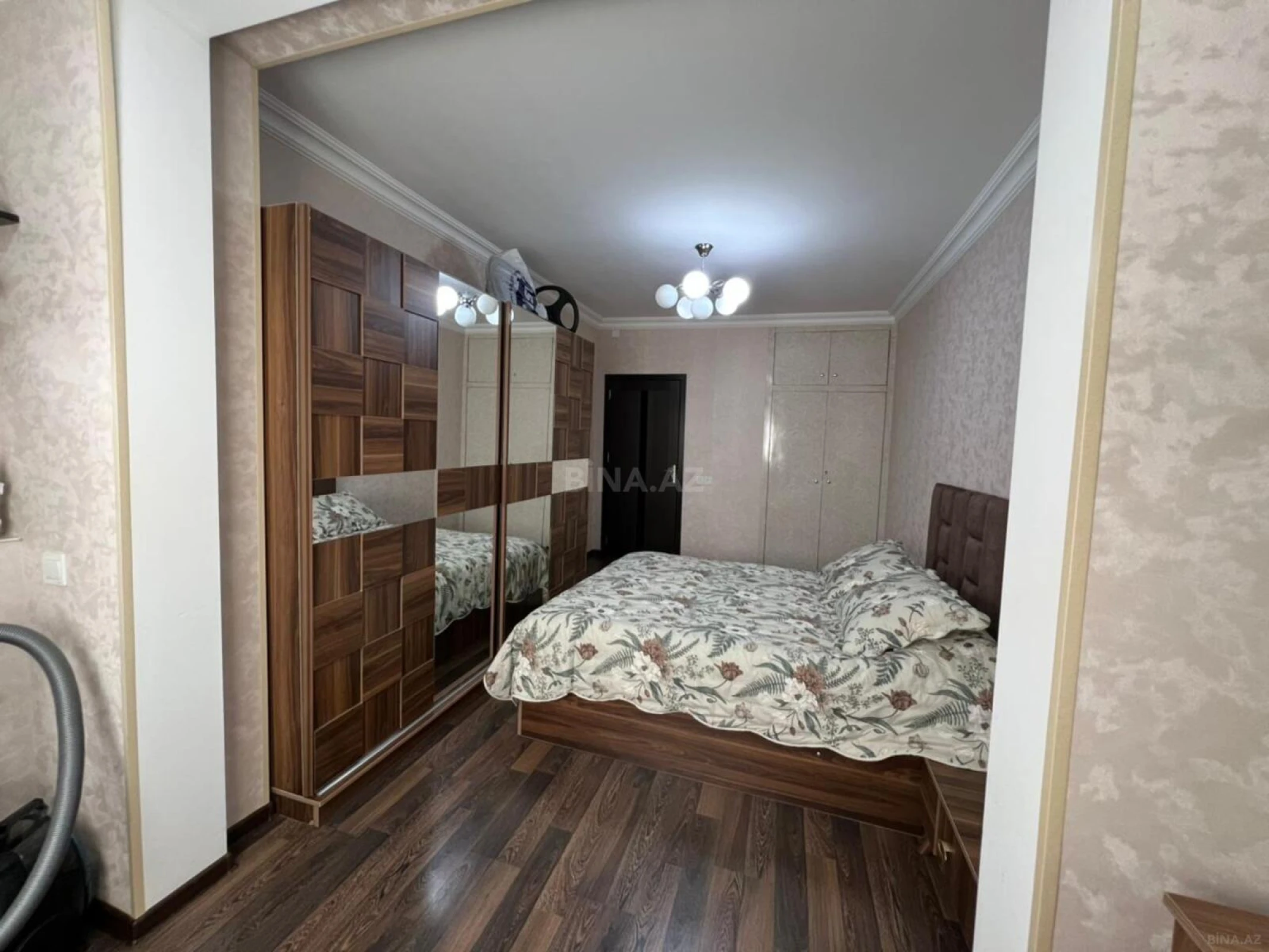 Satılır 2 otaqlı mənzil 60 m²