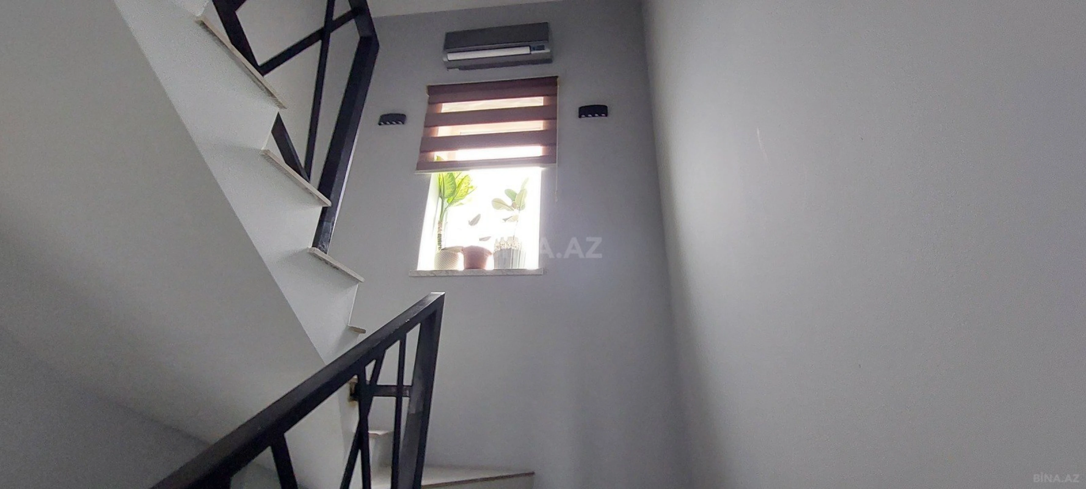 Satılır 4 otaqlı həyət evi 160 m²