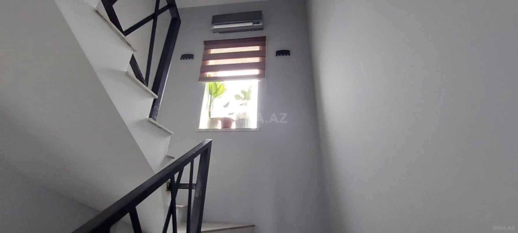 Satılır 4 otaqlı həyət evi 160 m²