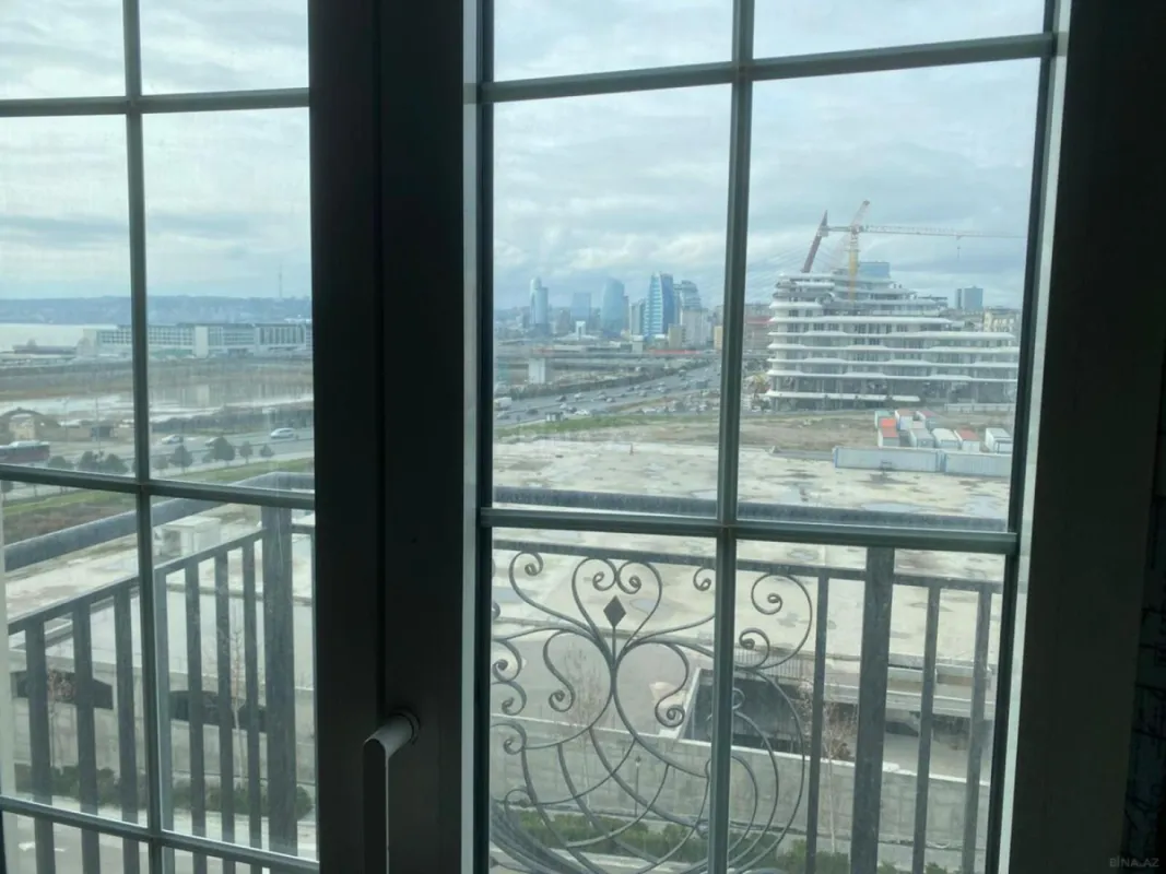 Satılır 5 otaqlı mənzil 186 m²