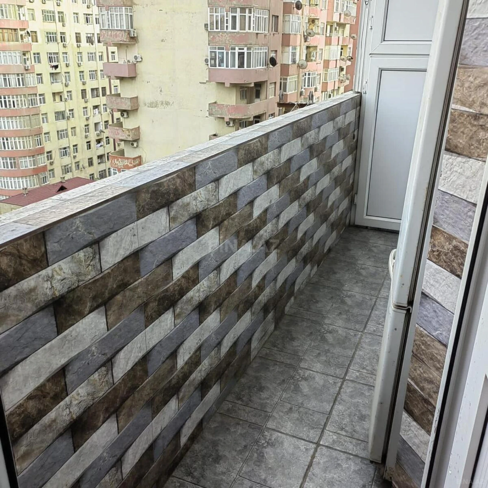 Satılır 2 otaqlı mənzil 65 m²