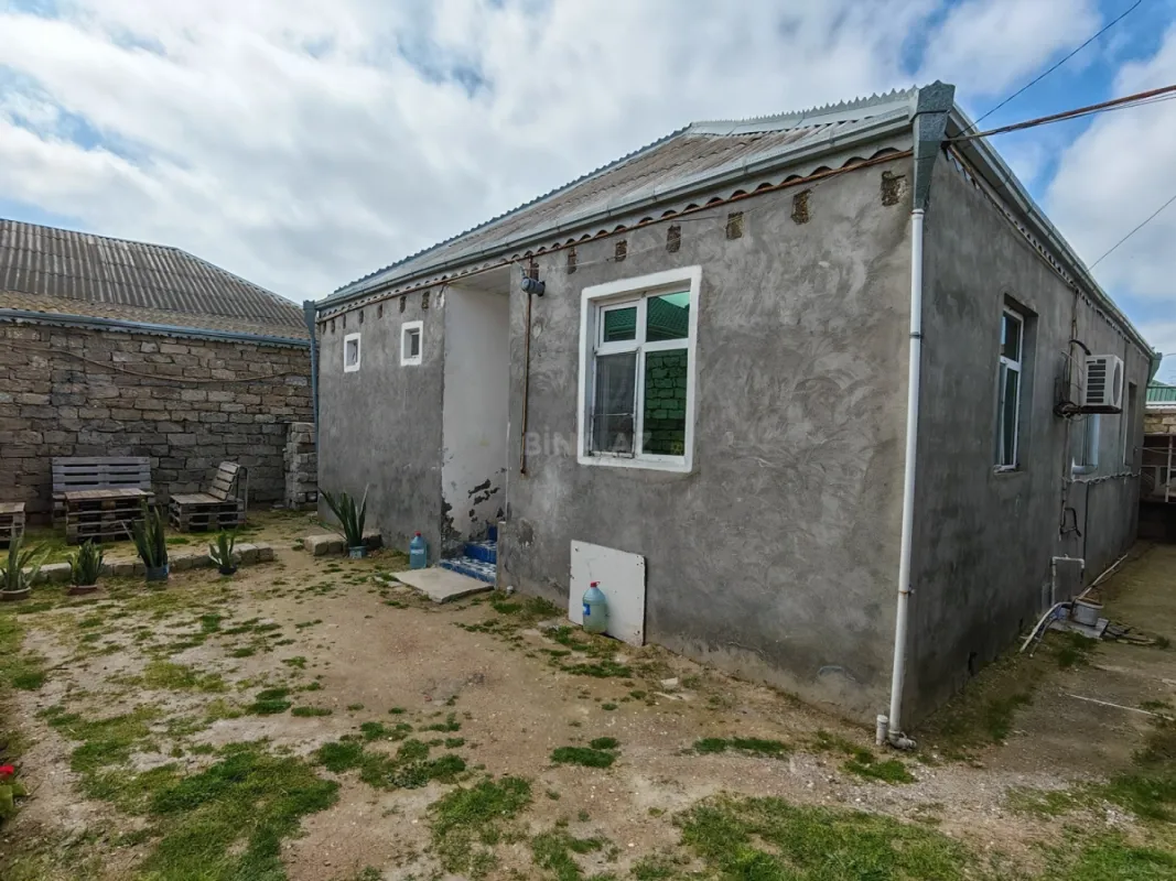 Satılır 4 otaqlı həyət evi 140 m²