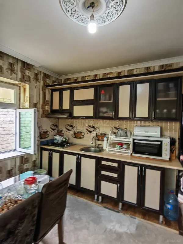 Satılır 4 otaqlı həyət evi 140 m²