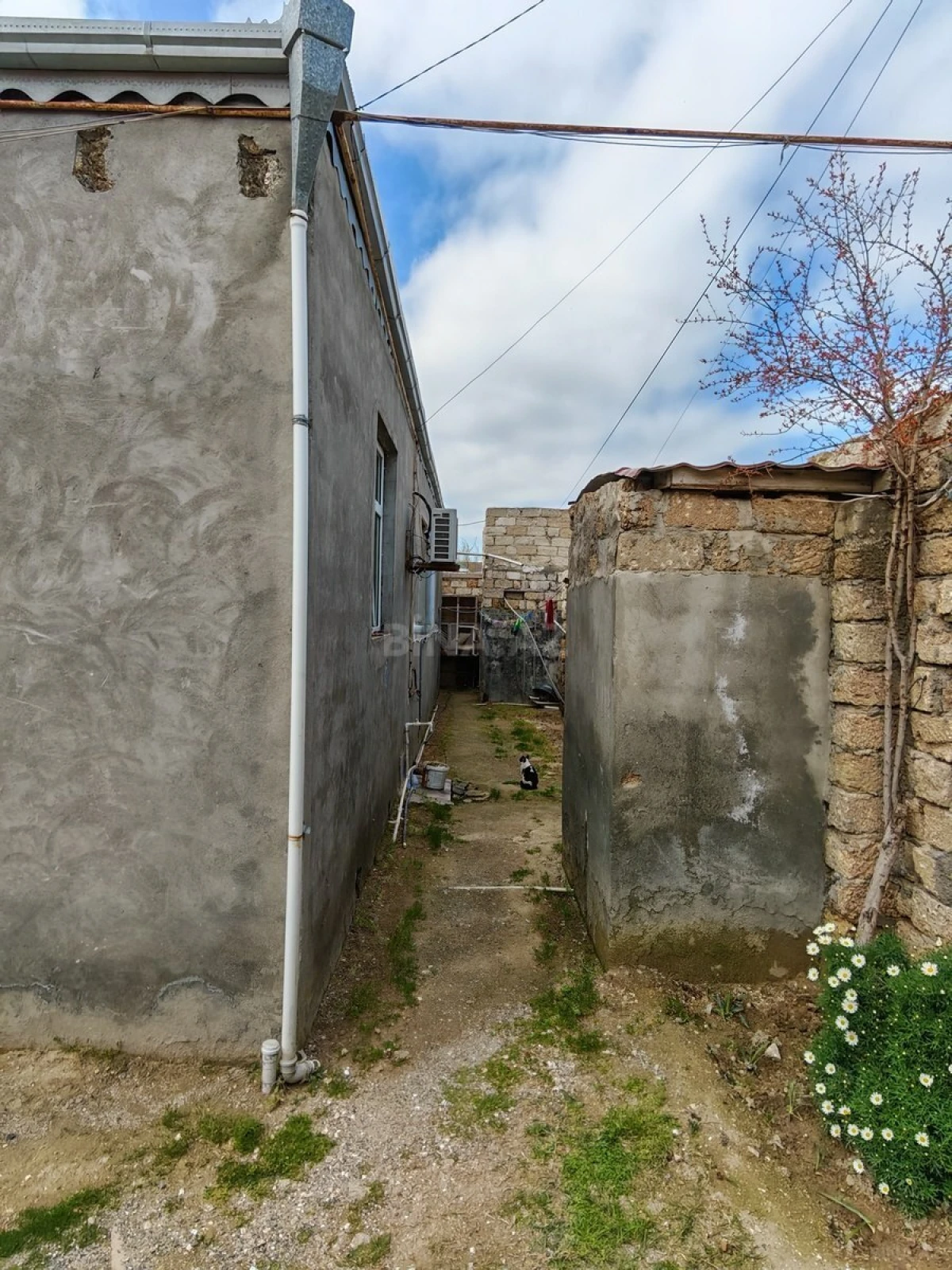 Satılır 4 otaqlı həyət evi 140 m²