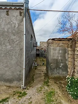 Satılır 4 otaqlı həyət evi 140 m²