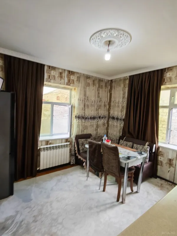 Satılır 4 otaqlı həyət evi 140 m²