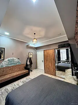 Satılır 4 otaqlı mənzil 220 m²