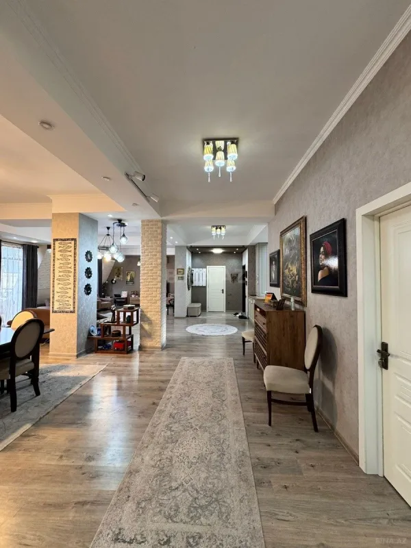 Satılır 4 otaqlı mənzil 220 m²