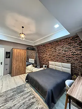 Satılır 4 otaqlı mənzil 220 m²