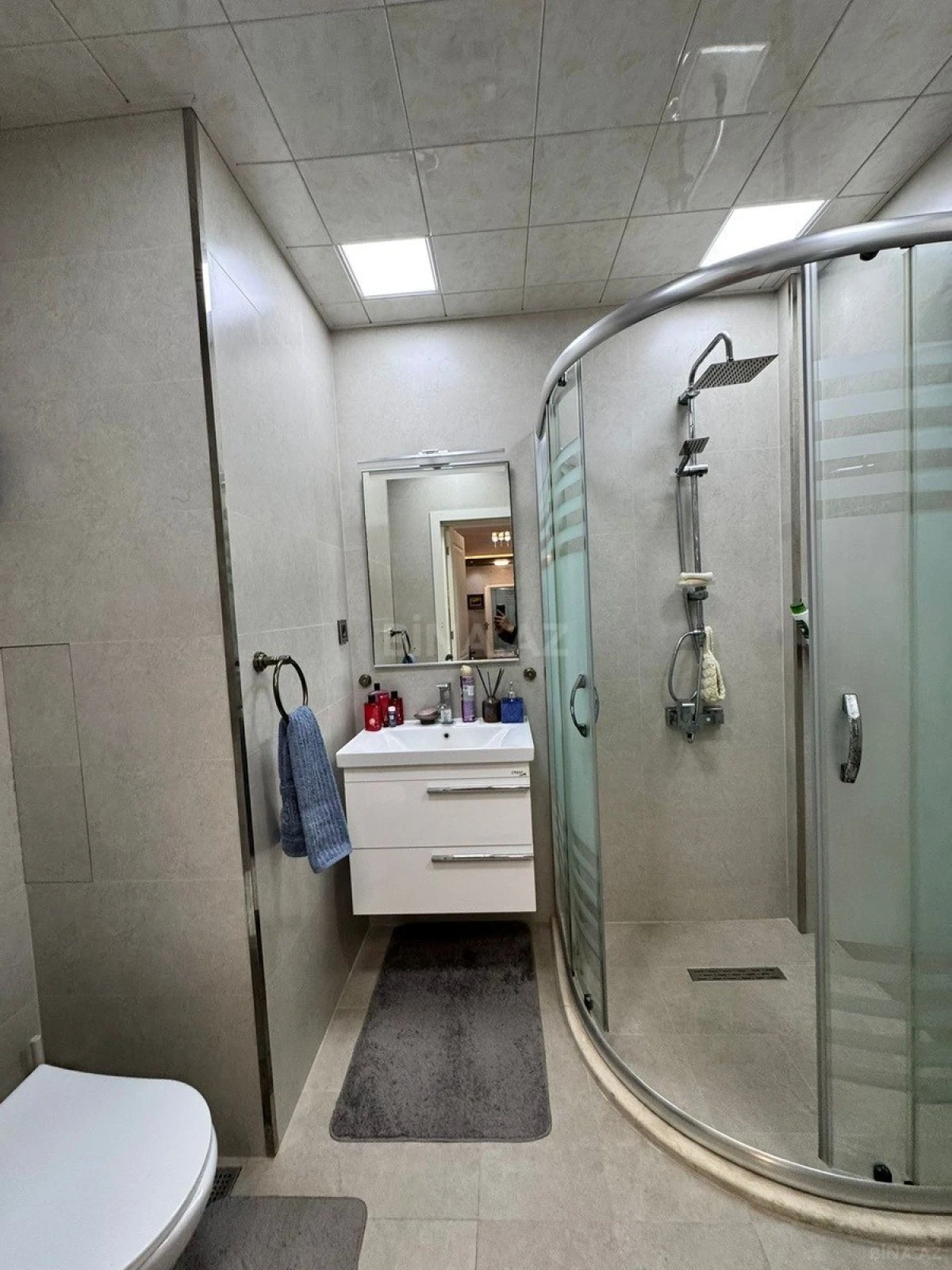 Satılır 4 otaqlı mənzil 220 m²