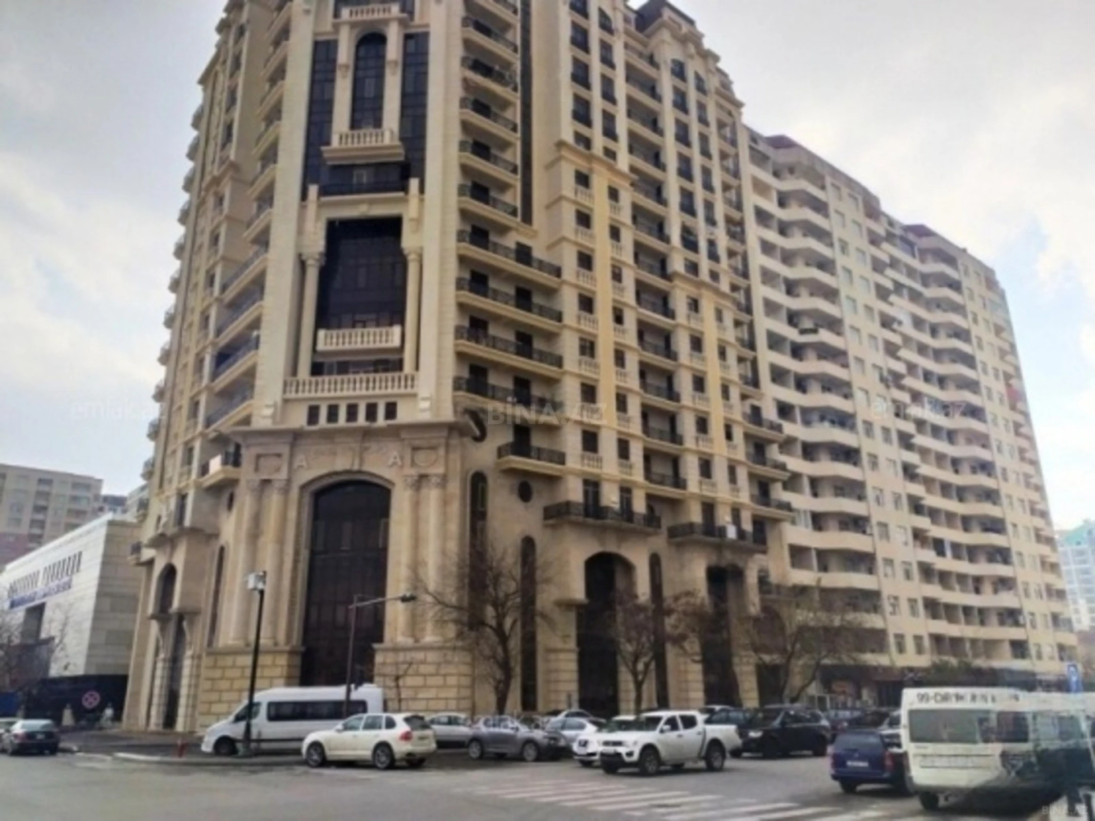 Satılır 3 otaqlı mənzil 110 m²