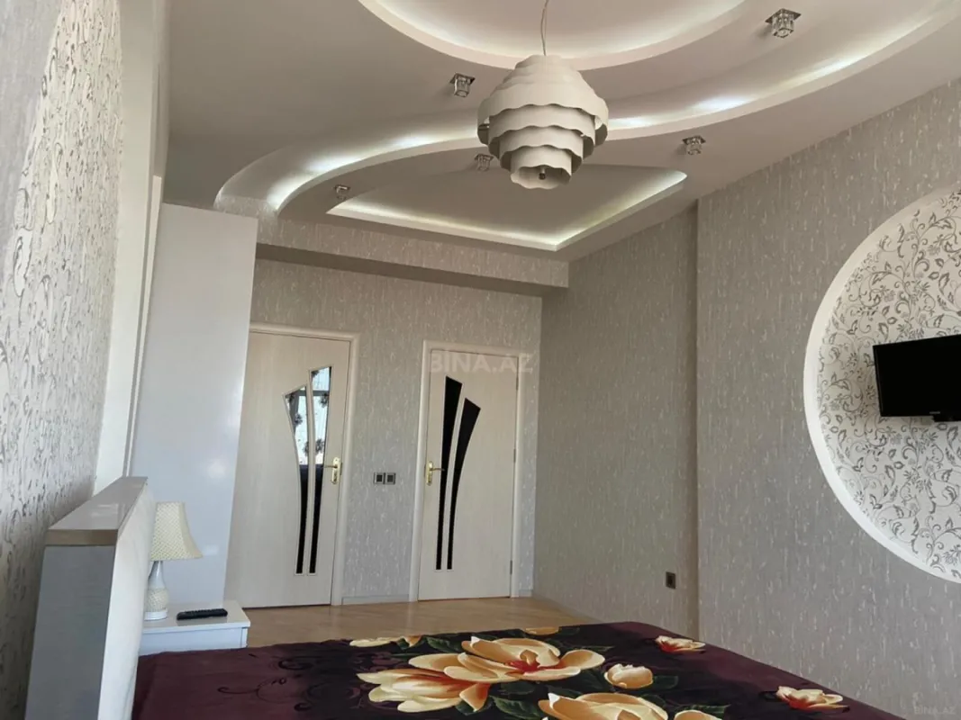 Kirayə verilir 3 otaqlı mənzil 150 m²