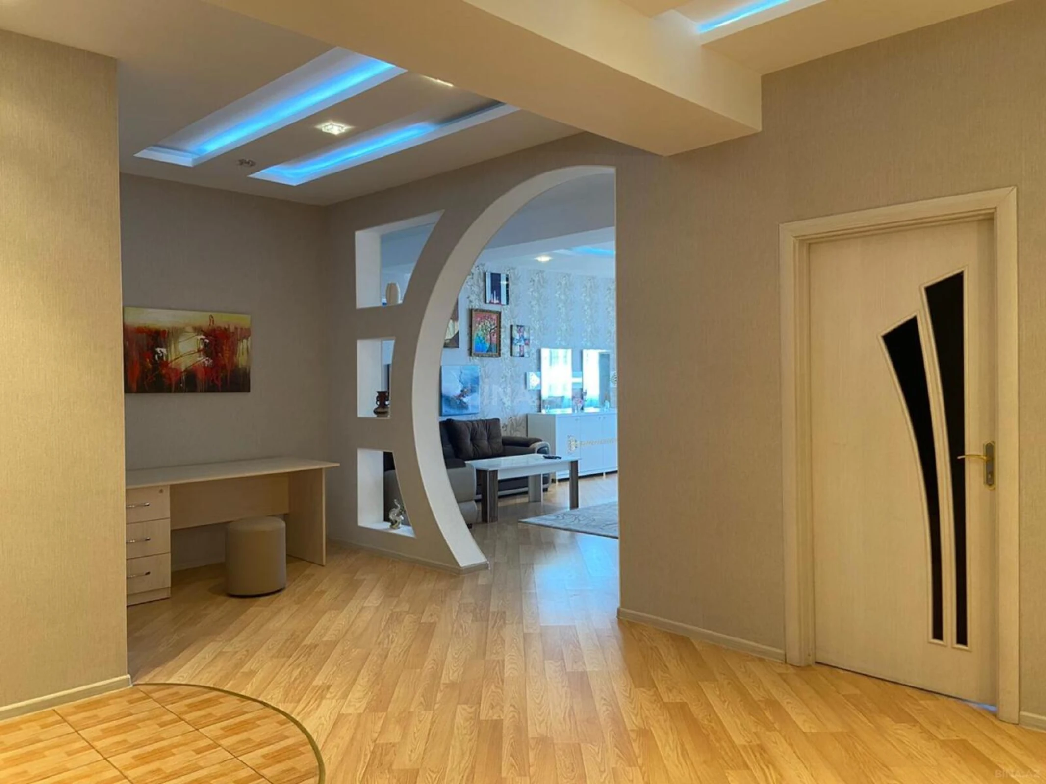 Kirayə verilir 3 otaqlı mənzil 150 m²