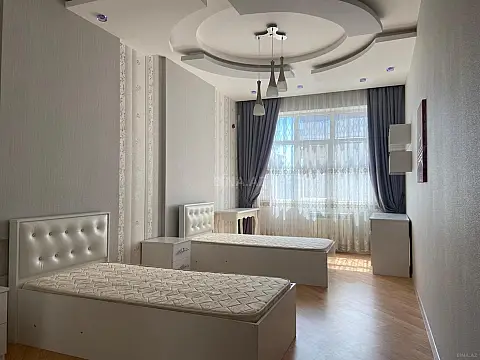 Kirayə verilir 3 otaqlı mənzil 150 m²
