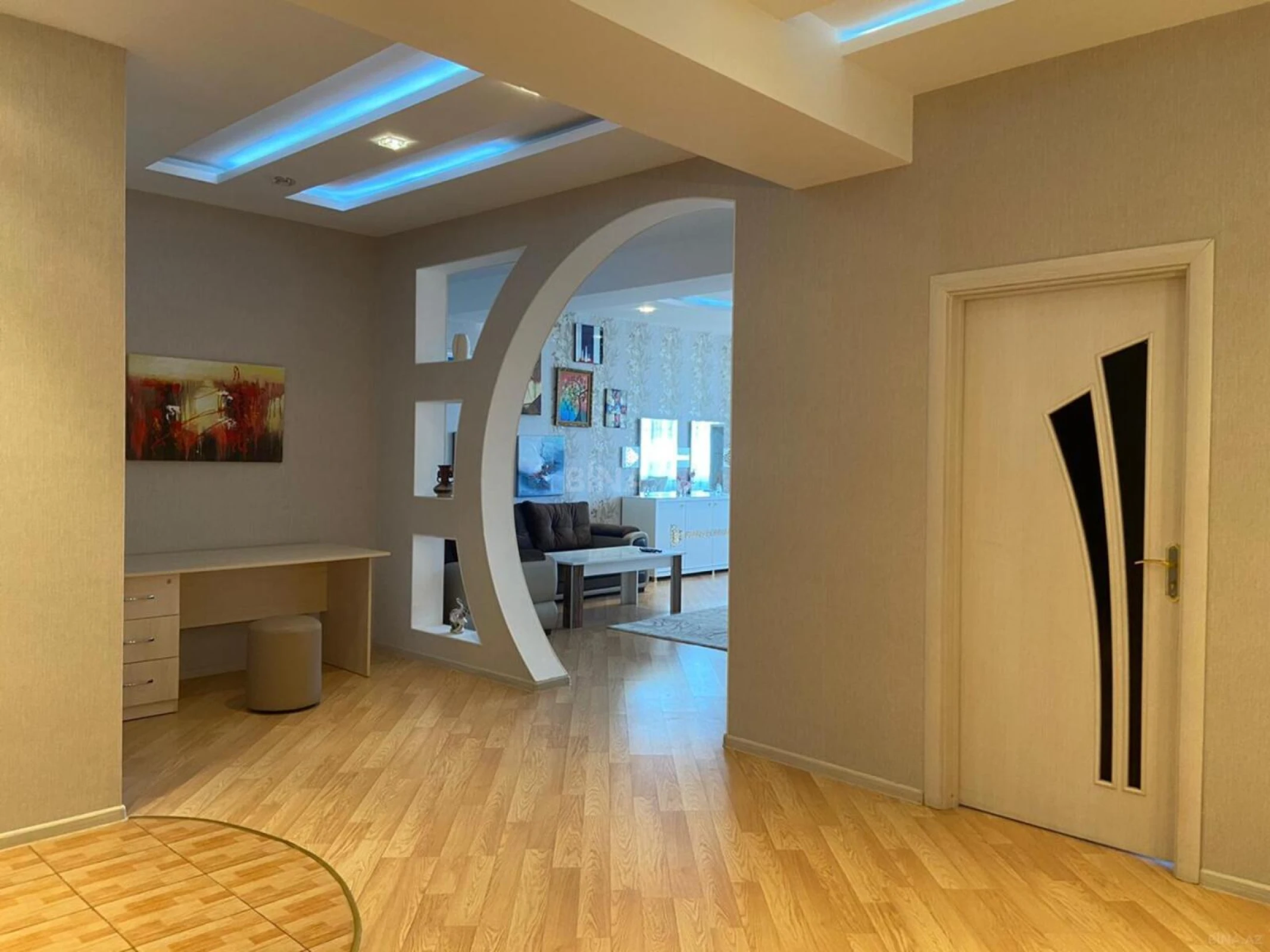 Kirayə verilir 3 otaqlı mənzil 150 m²