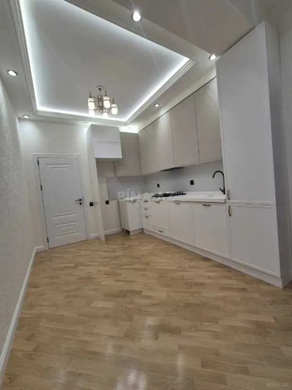 Satılır 3 otaqlı mənzil 105 m²