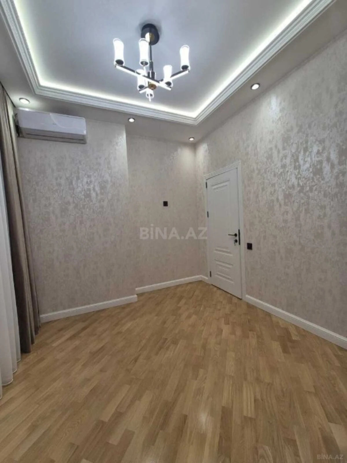 Satılır 3 otaqlı mənzil 105 m²