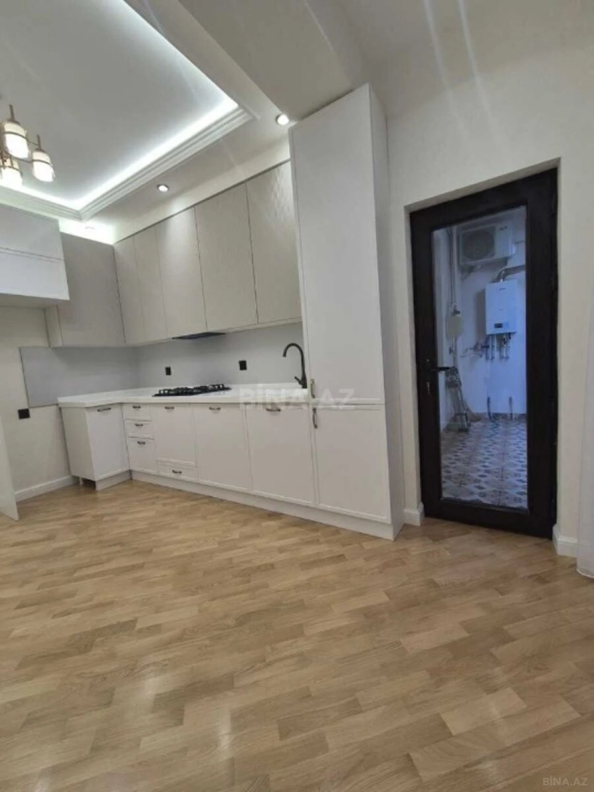 Satılır 3 otaqlı mənzil 105 m²