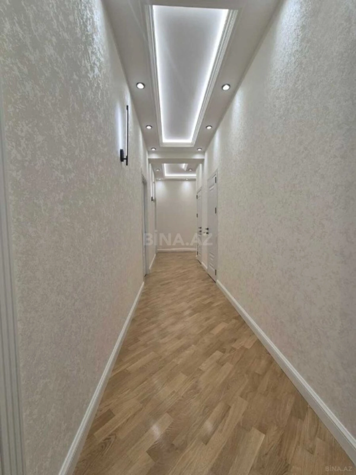 Satılır 3 otaqlı mənzil 105 m²