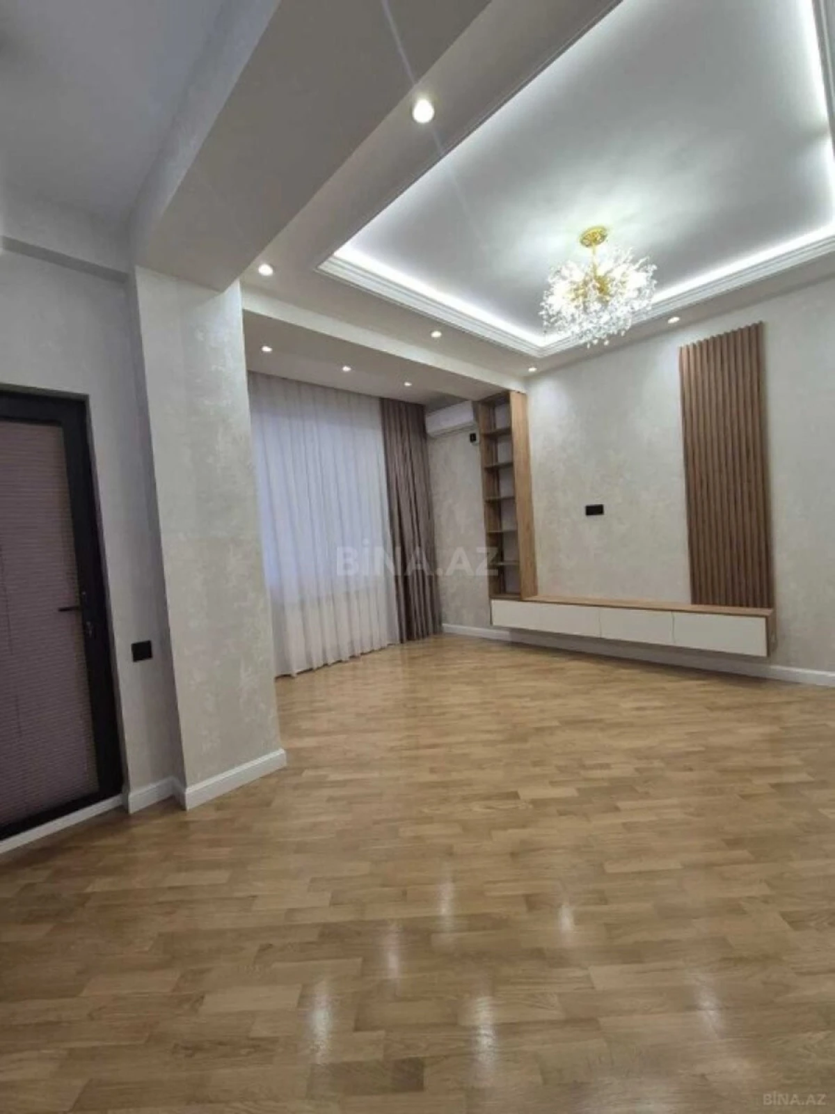 Satılır 3 otaqlı mənzil 105 m²