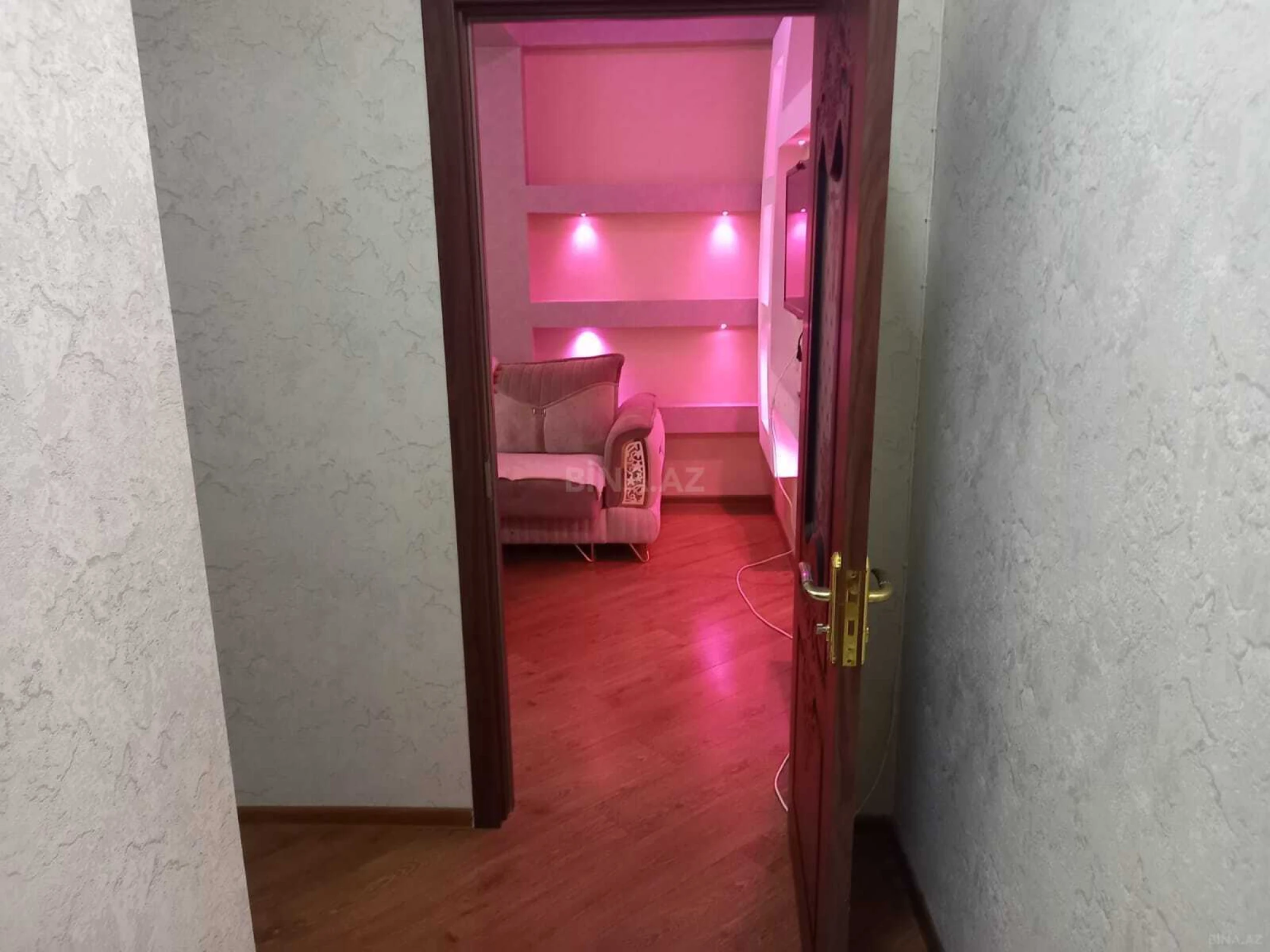 Kirayə verilir 2 otaqlı mənzil 53 m²