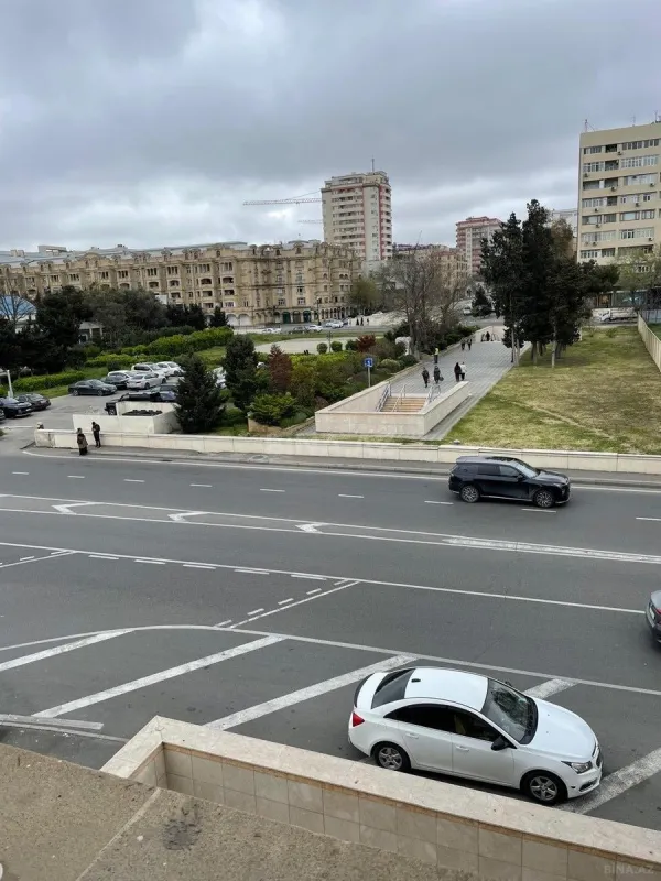 Satılır 2 otaqlı mənzil 68 m²