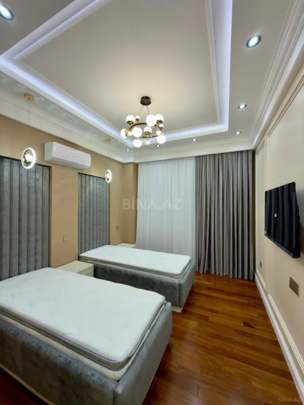 Satılır 4 otaqlı mənzil 175 m²