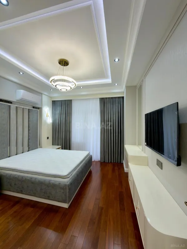 Satılır 4 otaqlı mənzil 175 m²