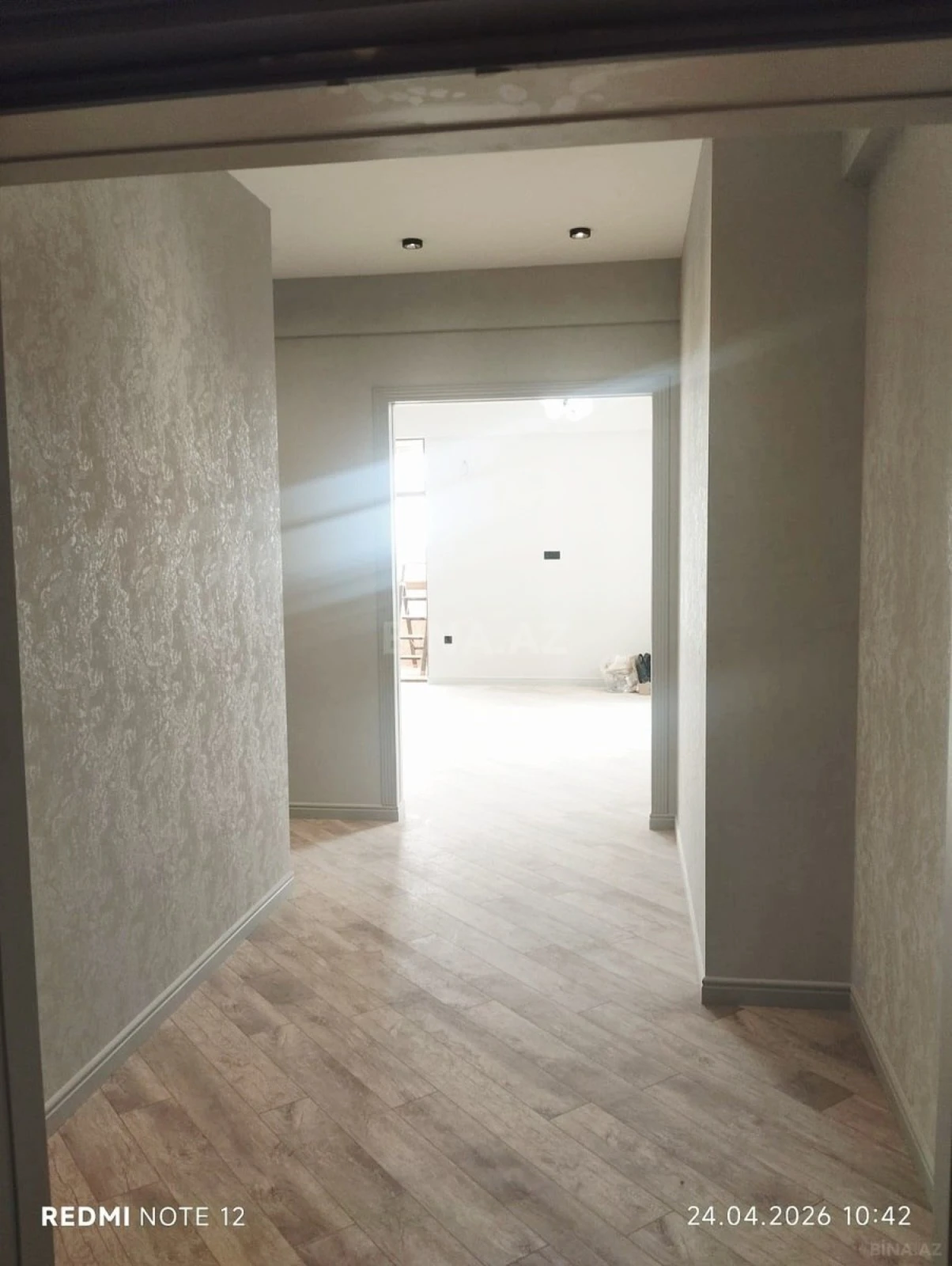 Satılır 3 otaqlı mənzil 97 m²