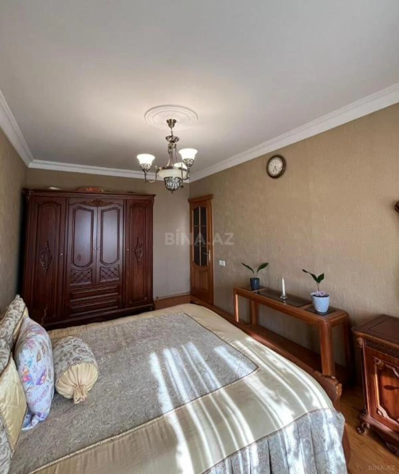 Satılır 4 otaqlı mənzil 110 m²
