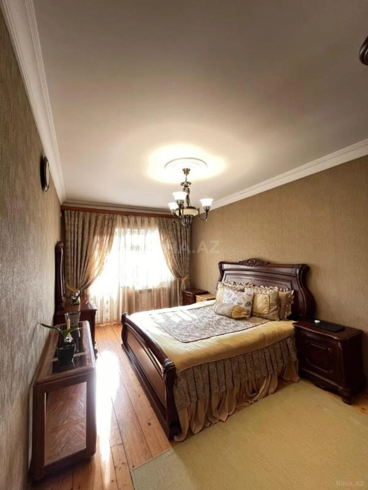 Satılır 4 otaqlı mənzil 110 m²