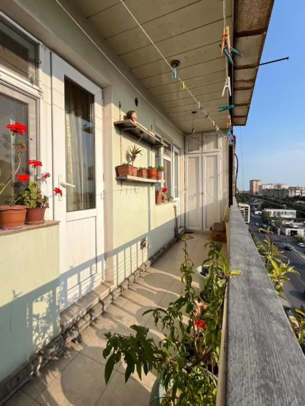 Satılır 4 otaqlı mənzil 110 m²