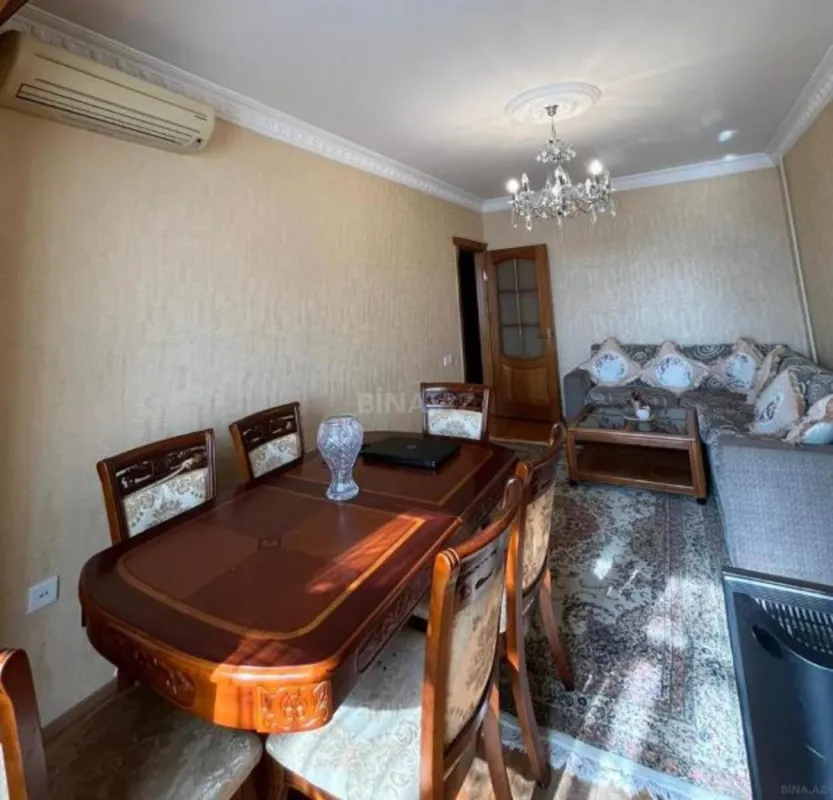 Satılır 4 otaqlı mənzil 110 m²