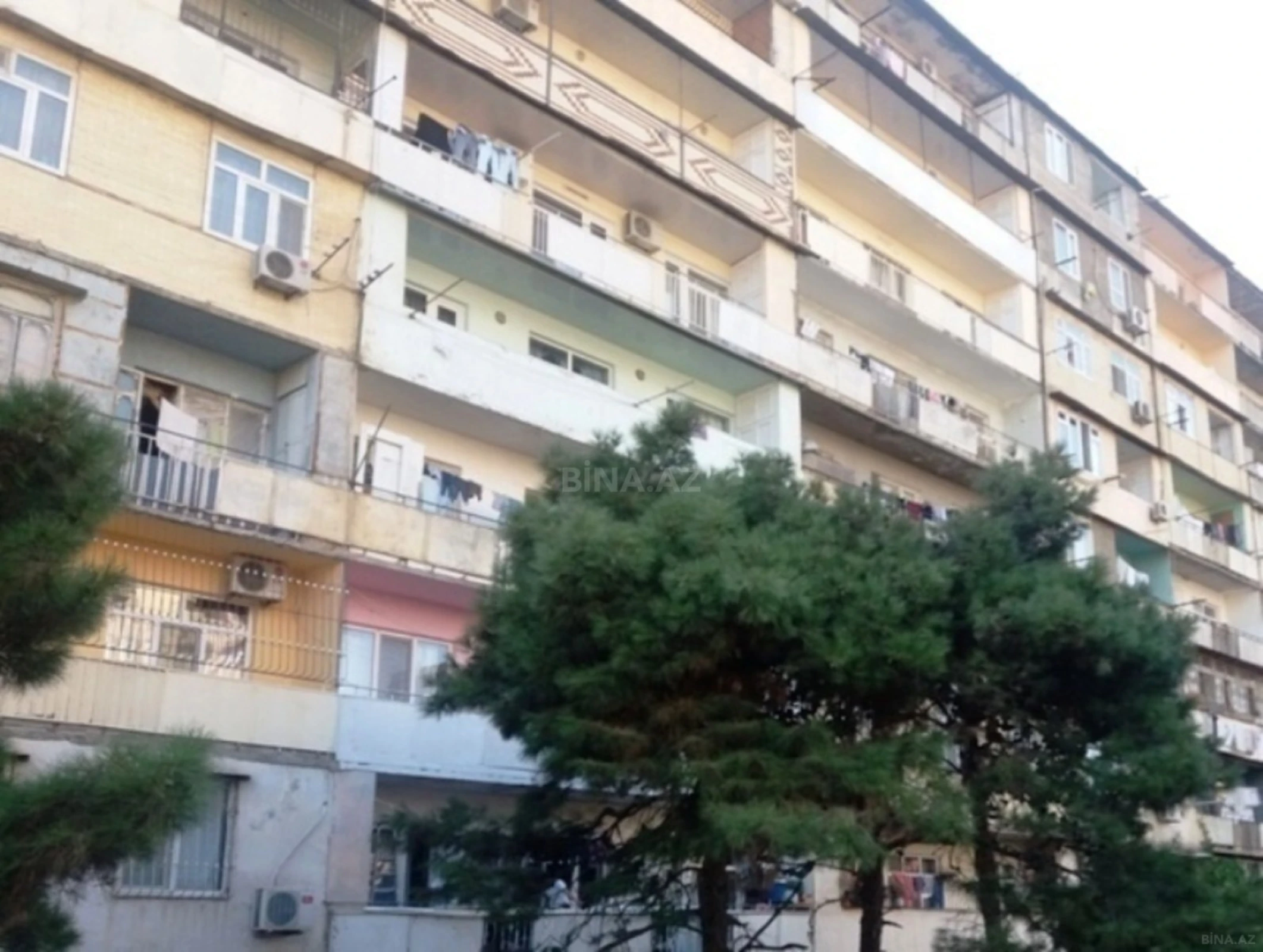 Satılır 4 otaqlı mənzil 110 m²
