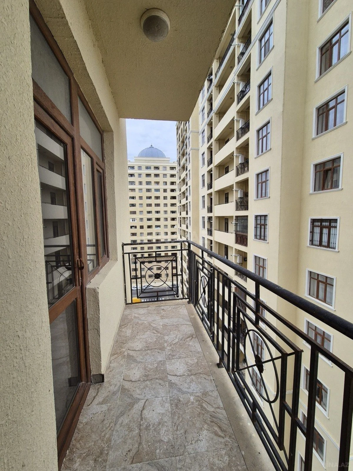 Satılır 3 otaqlı mənzil 115 m²