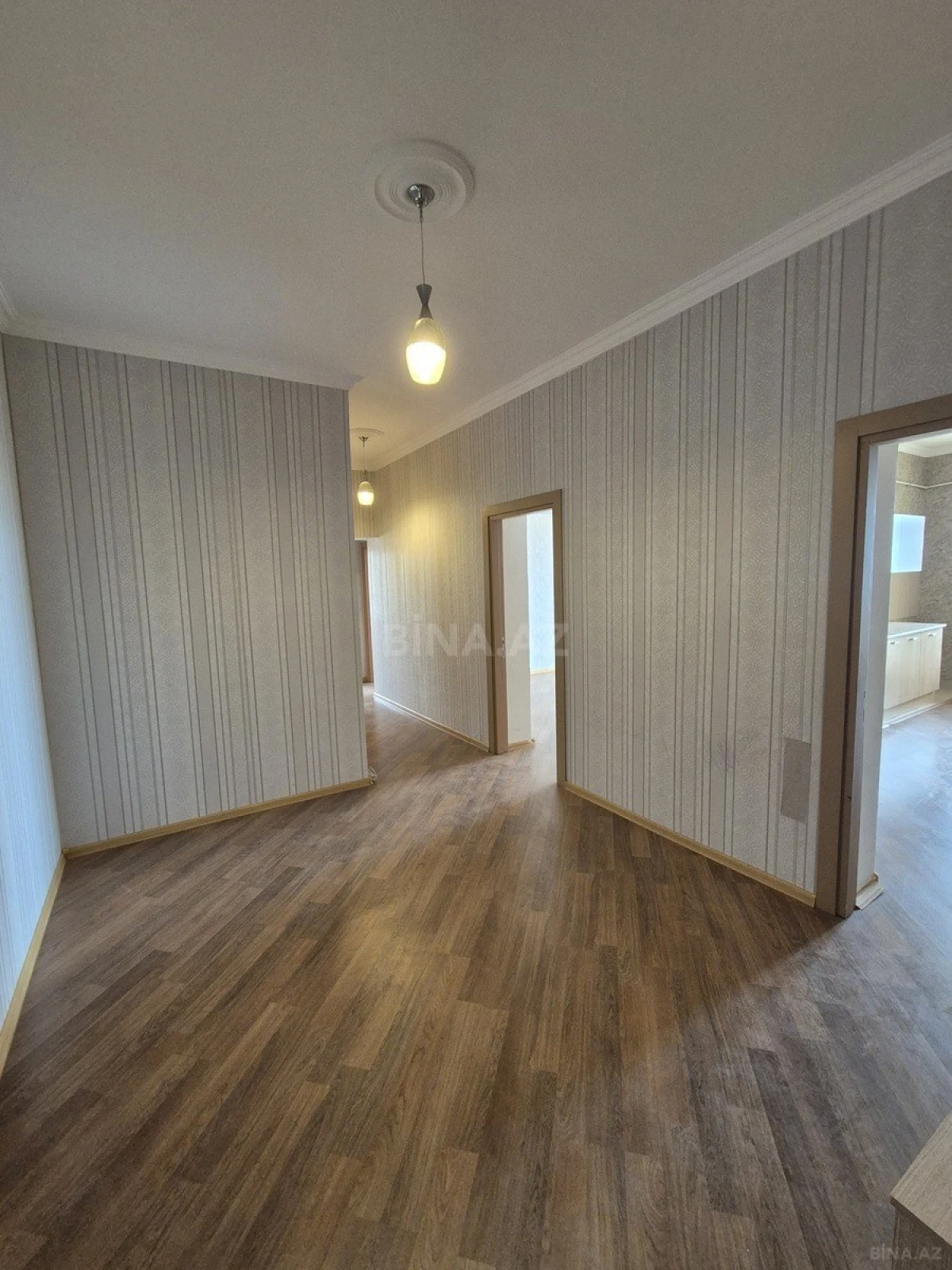 Satılır 3 otaqlı mənzil 115 m²