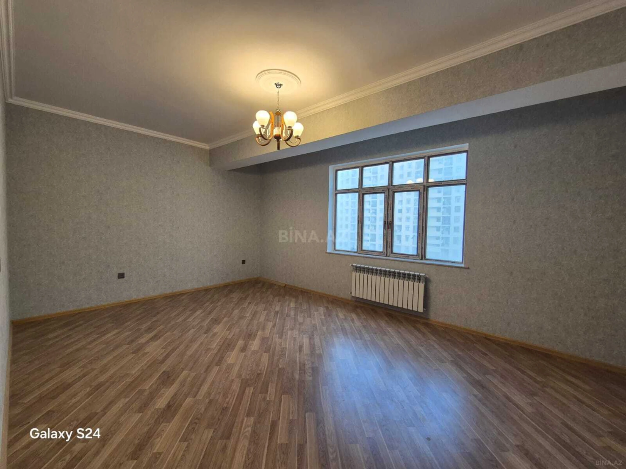 Satılır 3 otaqlı mənzil 115 m²