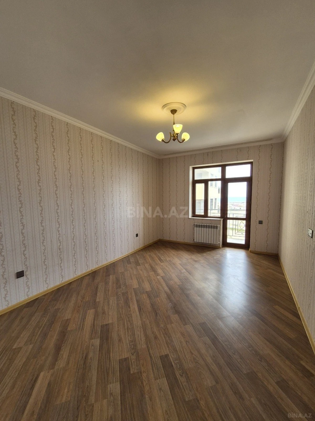 Satılır 3 otaqlı mənzil 115 m²