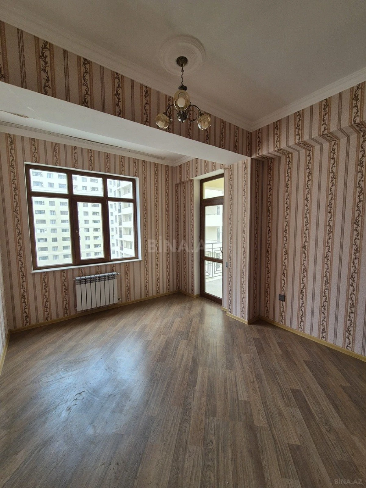Satılır 3 otaqlı mənzil 115 m²