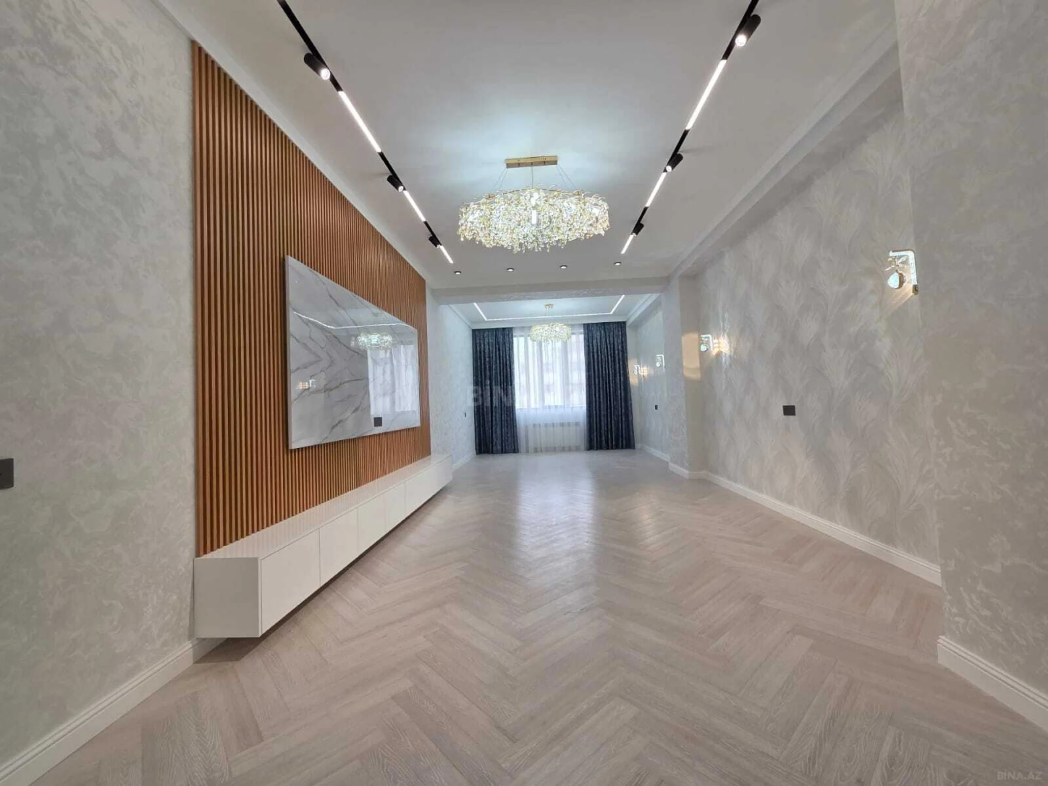 Satılır 4 otaqlı mənzil 160 m²