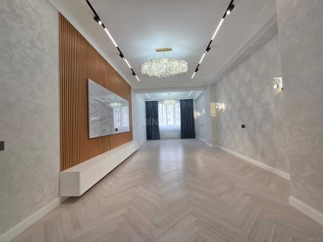 Satılır 4 otaqlı mənzil 160 m²