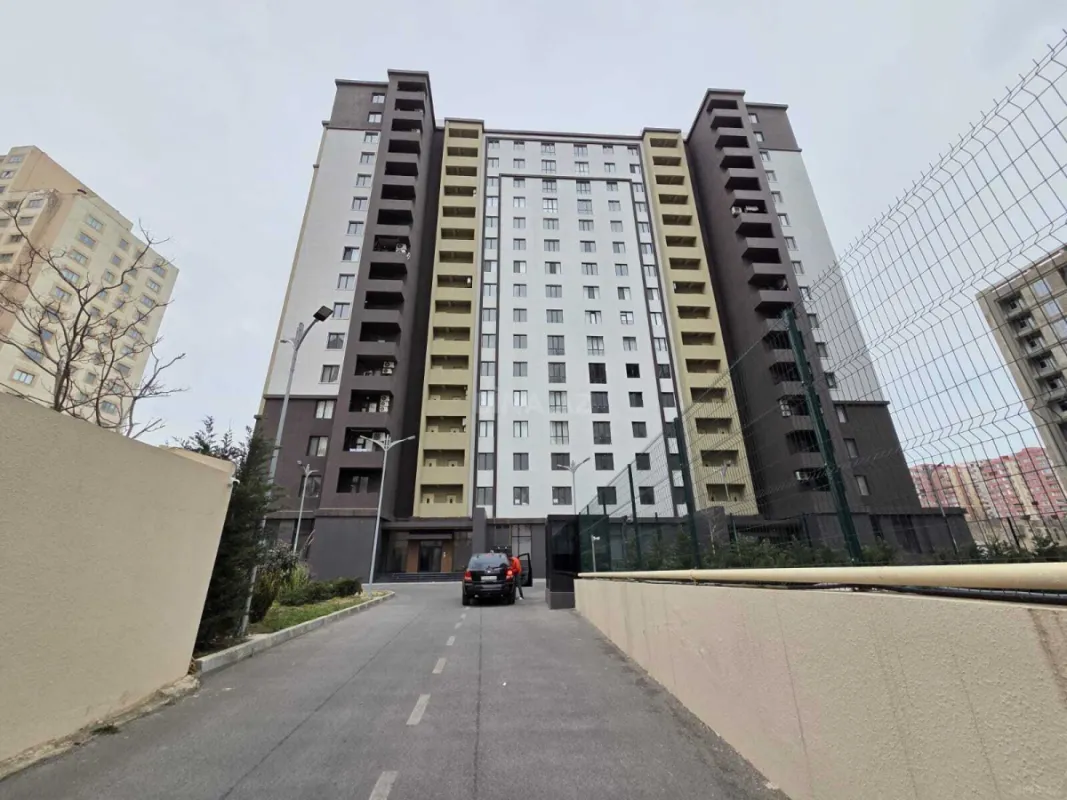 Satılır 4 otaqlı mənzil 160 m²