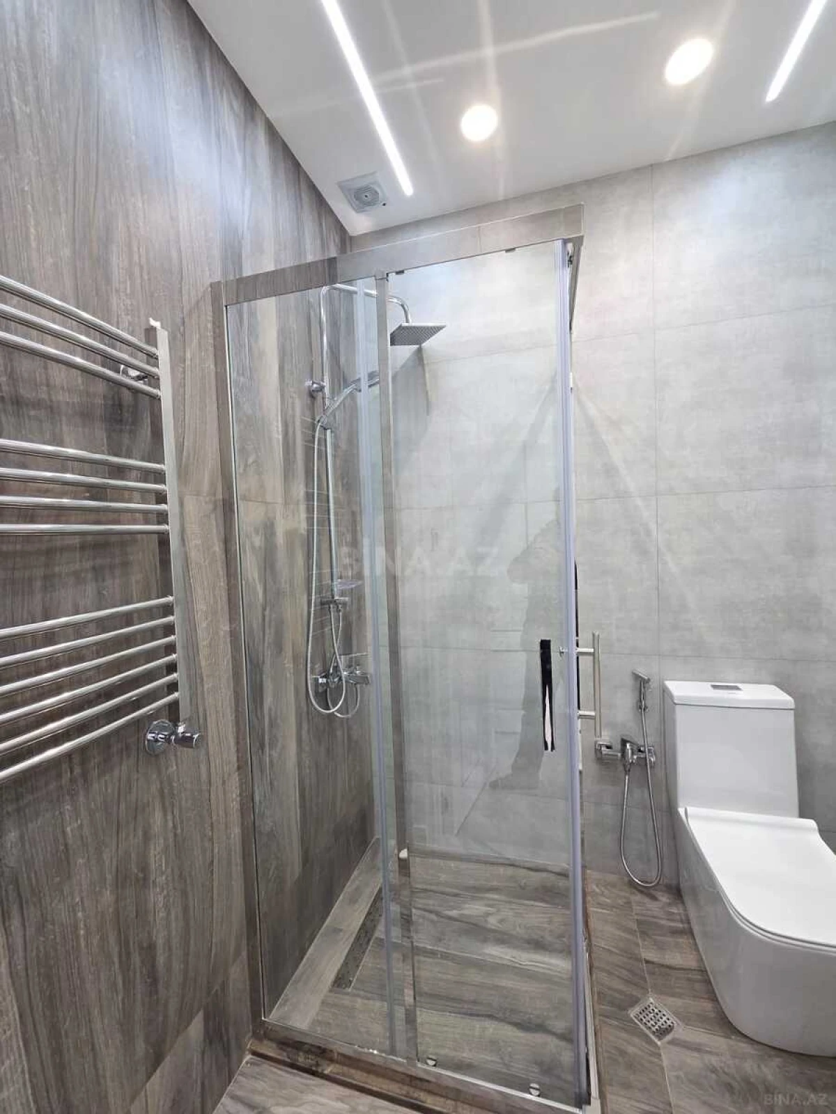 Satılır 4 otaqlı mənzil 160 m²