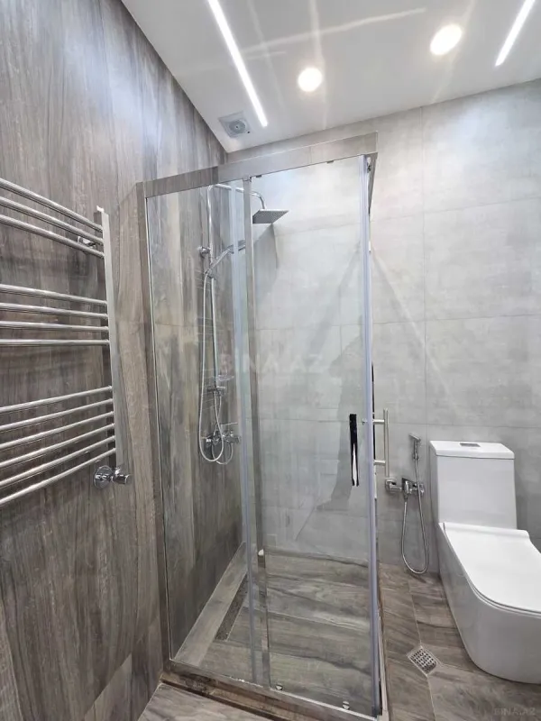 Satılır 4 otaqlı mənzil 160 m²