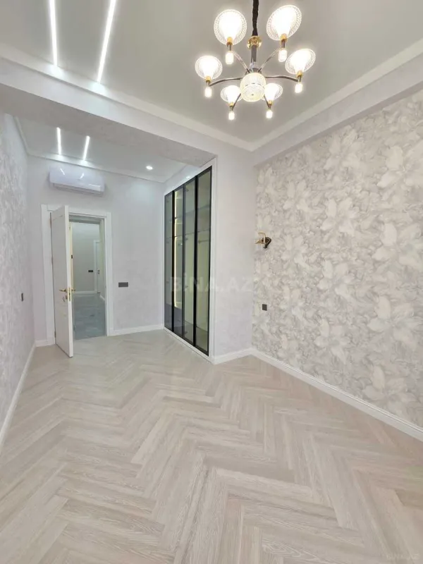 Satılır 4 otaqlı mənzil 160 m²