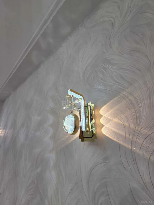 Satılır 4 otaqlı mənzil 160 m²