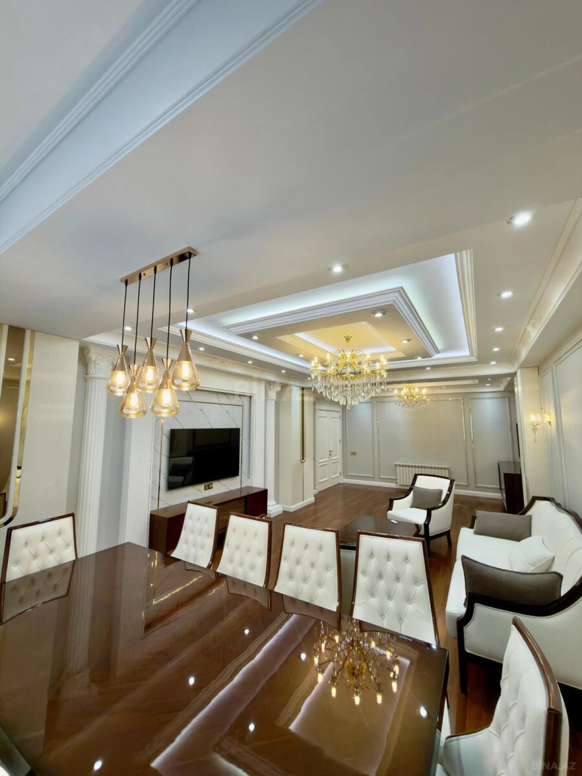 Satılır 4 otaqlı mənzil 175 m²