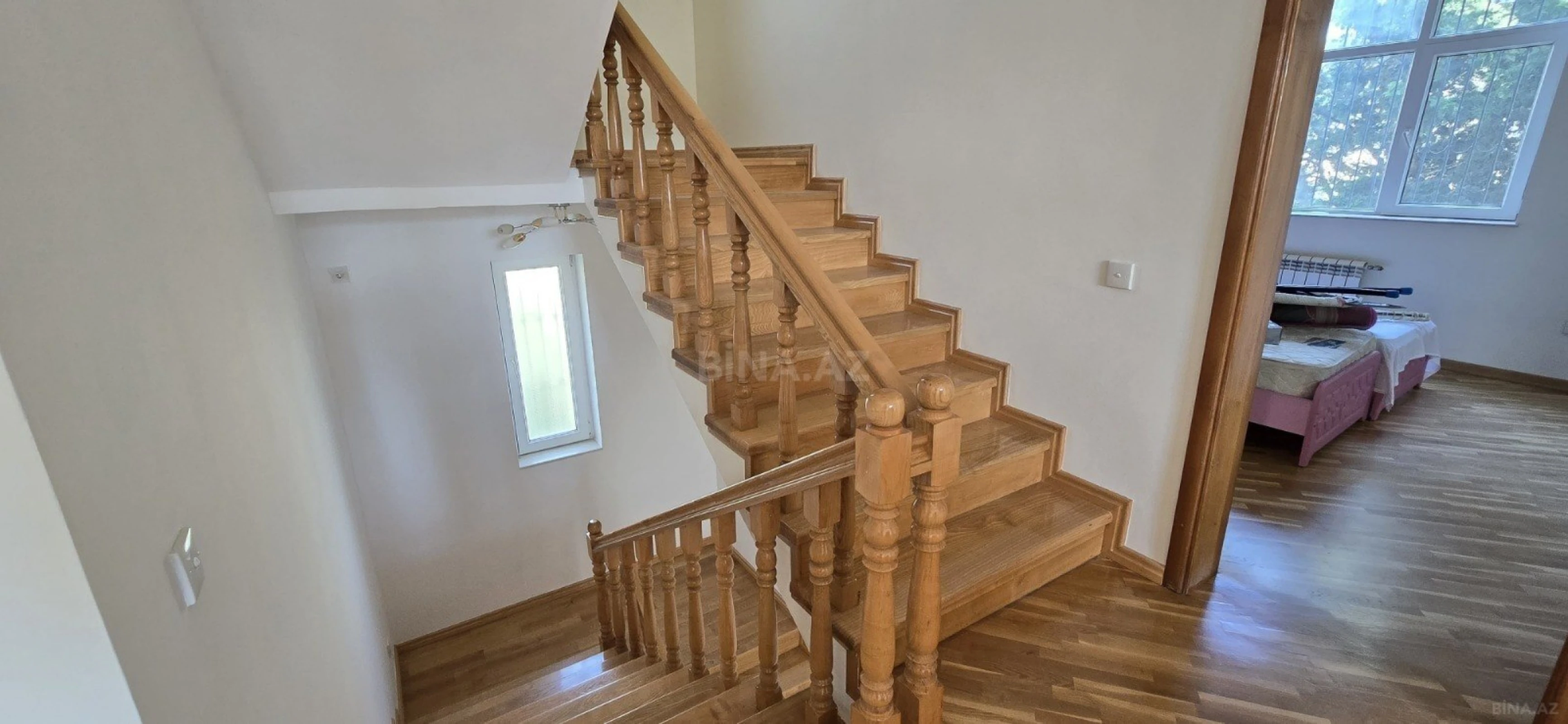 Kirayə verilir 9 otaqlı həyət evi 400 m²