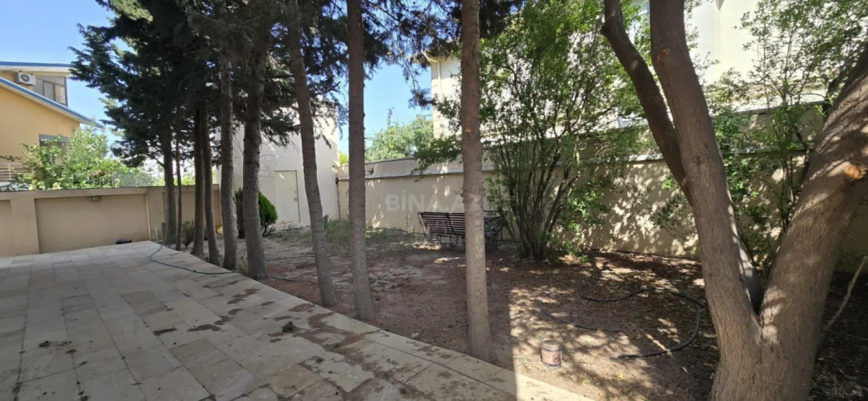 Kirayə verilir 9 otaqlı həyət evi 400 m²