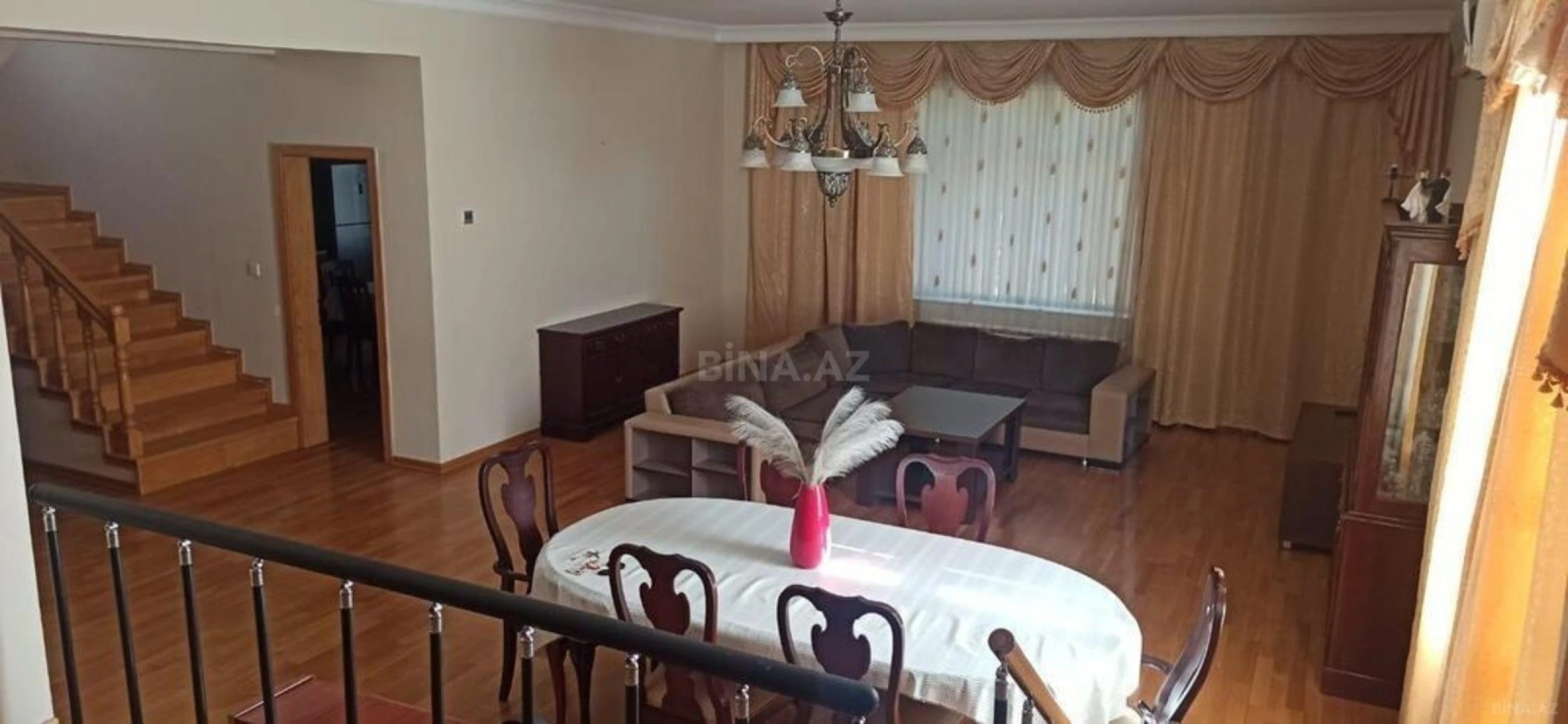 Kirayə verilir 9 otaqlı həyət evi 400 m²